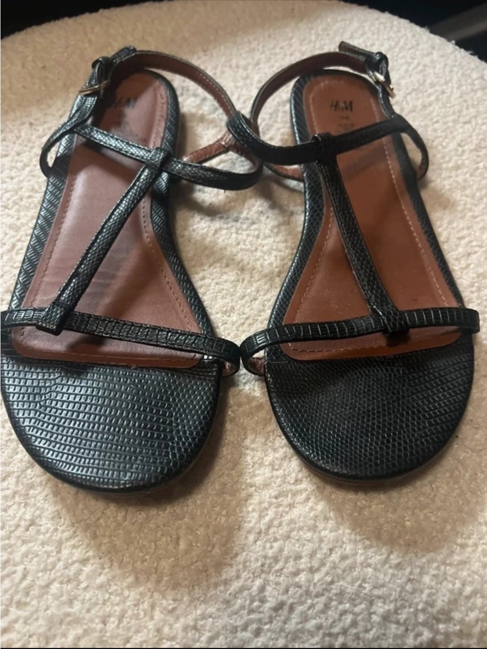 H&M Black Textured Strappy T-strap Sandals